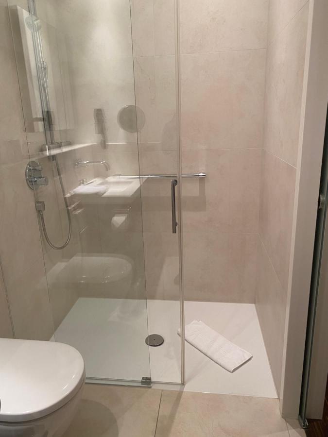 Hotel Eberhards Am Wasser บีทิกไฮม์-บิสซิงเงน ภายนอก รูปภาพ