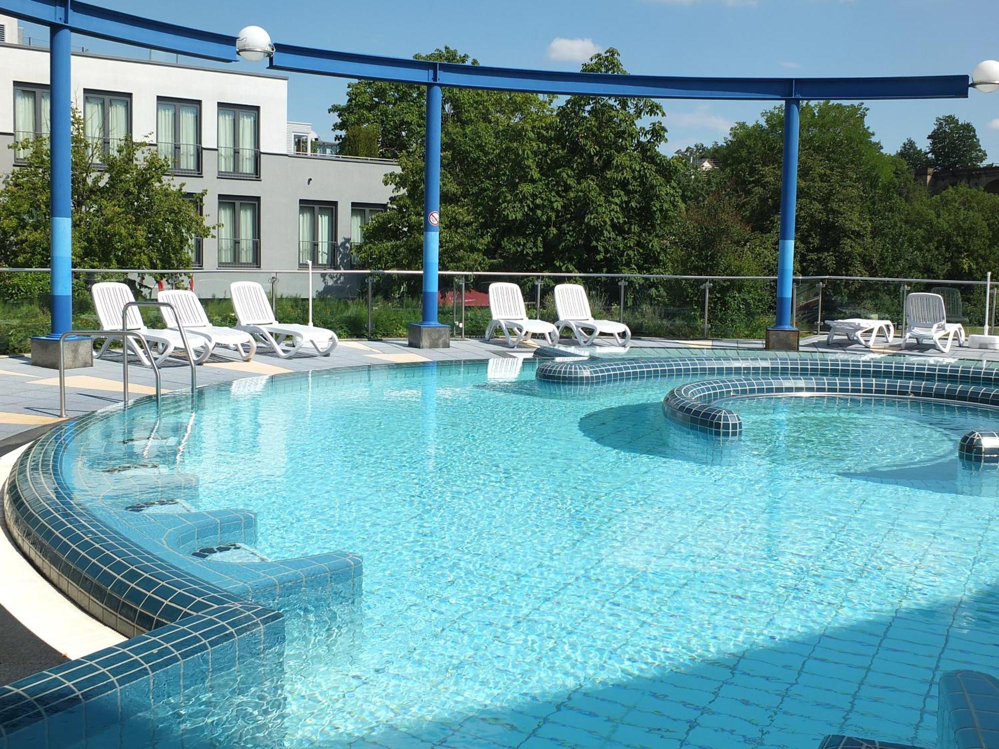 Hotel Eberhards Am Wasser บีทิกไฮม์-บิสซิงเงน ภายนอก รูปภาพ