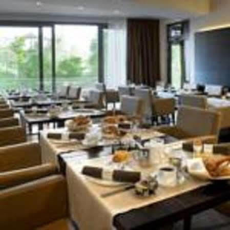 Hotel Eberhards Am Wasser บีทิกไฮม์-บิสซิงเงน ภายนอก รูปภาพ